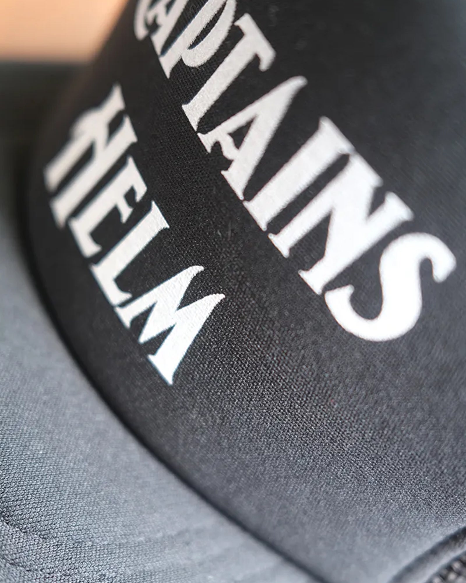 [新品]CAPTAINS HELM 2TONE LOGO MESH CAP 白黒 cahcapclogo-00002.jpg