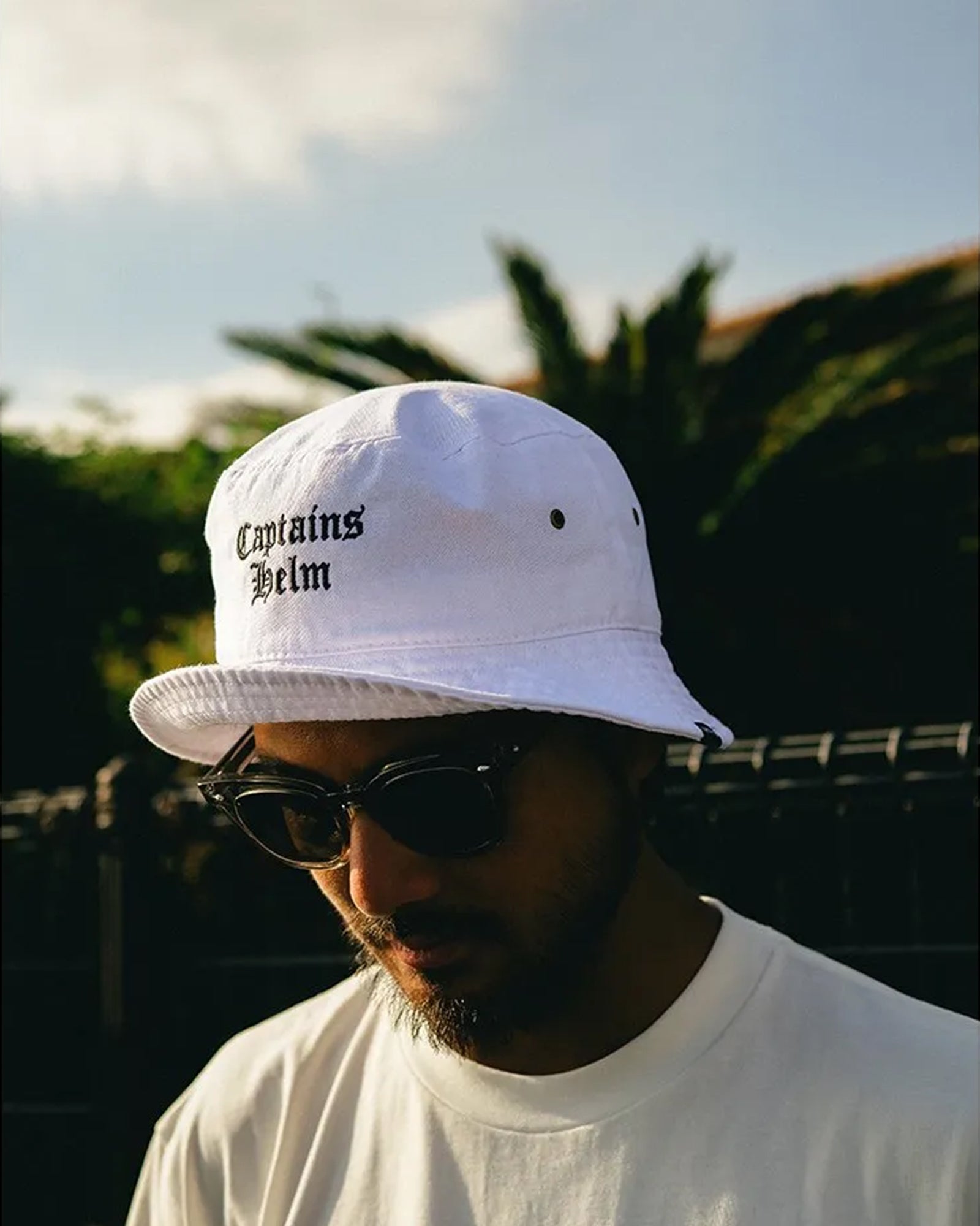 CAPTAINS BUCKET HAT – CAPTAINS HELM
