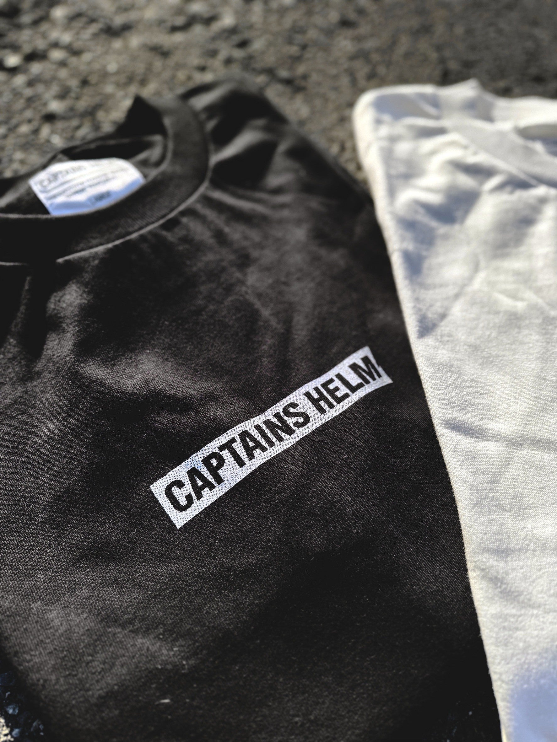 CAPTAINS HELM #FADED TAPE LOGO LS TEE