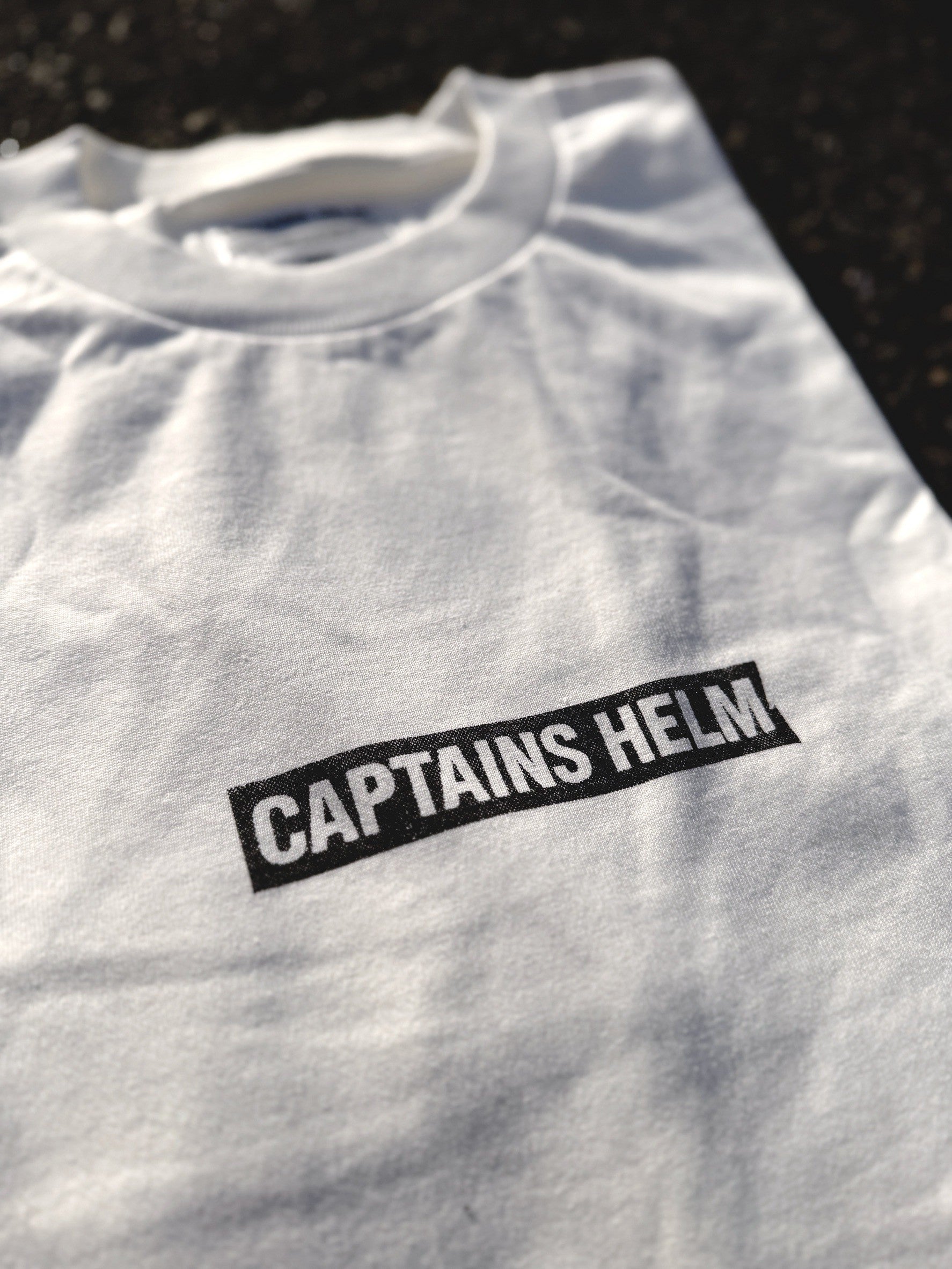 CAPTAINS HELM #FADED TAPE LOGO LS TEE